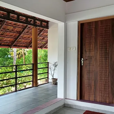 Susy Beachfront Homestay Mararikulam Exterior photo