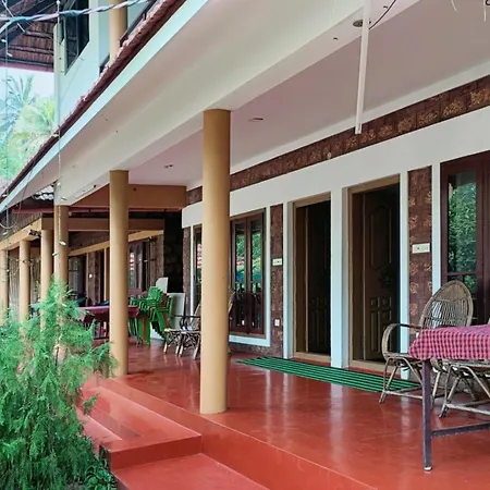 Susy Beachfront Homestay Mararikulam Exterior photo