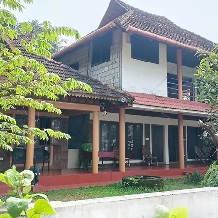 Susy Beachfront Homestay Mararikulam Exterior photo