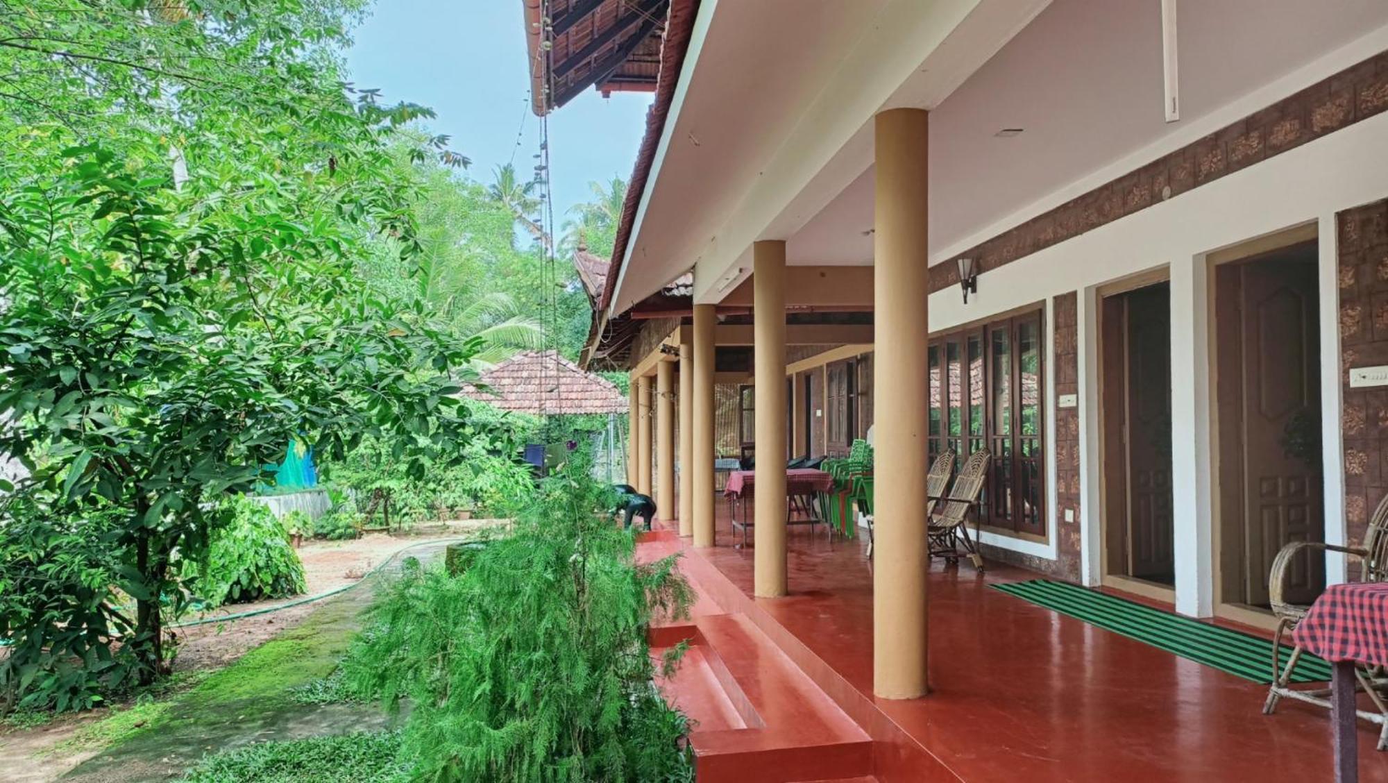 Susy Beachfront Homestay Mararikulam