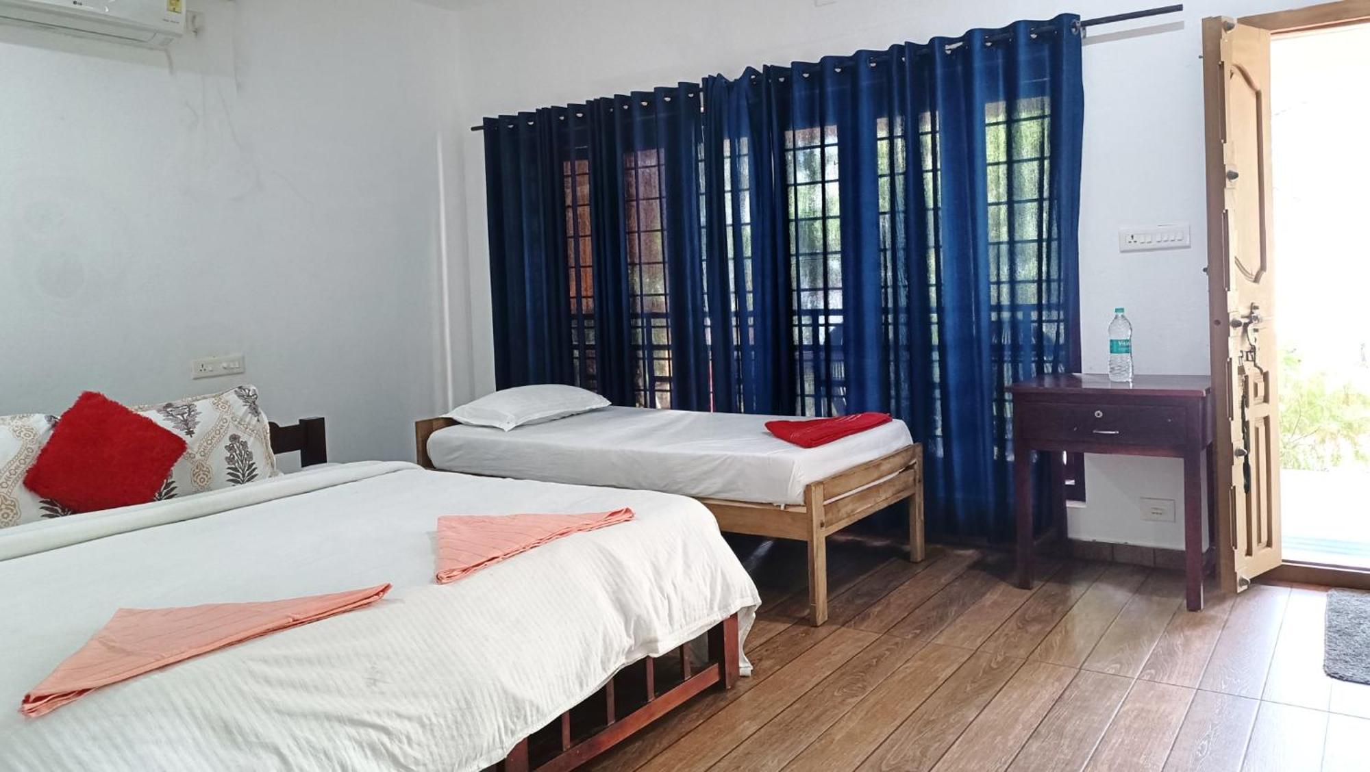 Susy Beachfront Homestay Mararikulam